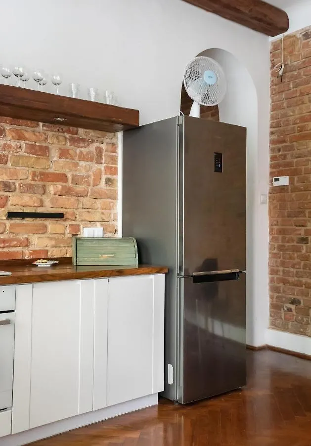 Glogowa Bricks Apartment Warsaw